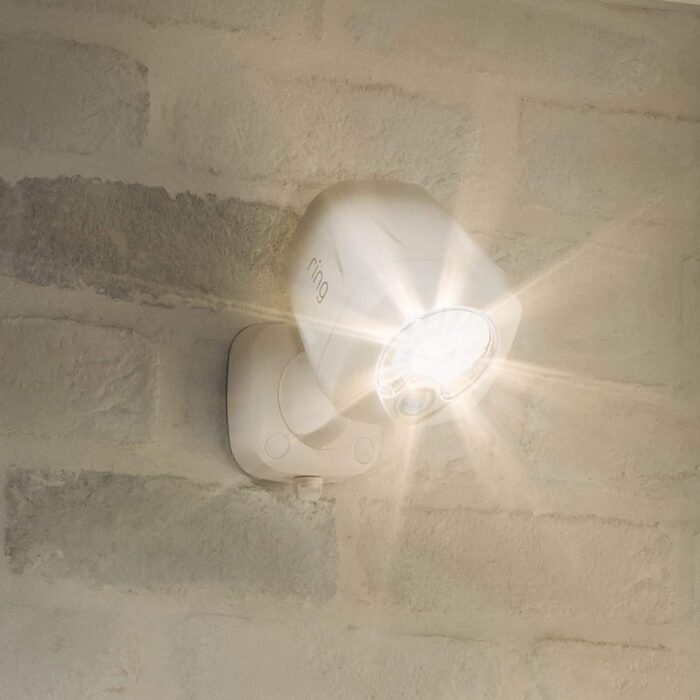Ring Smart Lighting – Spotlight, Battery-Powered, Outdoor Motion-Sensor Security Light, White (Bridge required) - Image 3