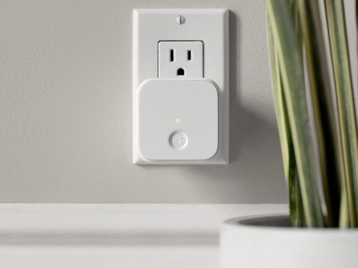 August Home Connect Wi-Fi Bridge, Remote Access, Alexa Integration for Your August Smart Lock, white, 1.5 x 2.4 x 2.4" - Image 2